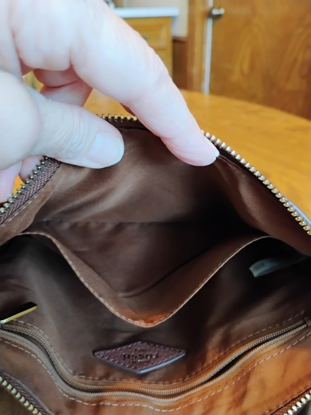 Fossil Brown Pebbled Leather Zip Top Crossbody Bag Adjustable Strap. Pockets - Picture 6 of 12